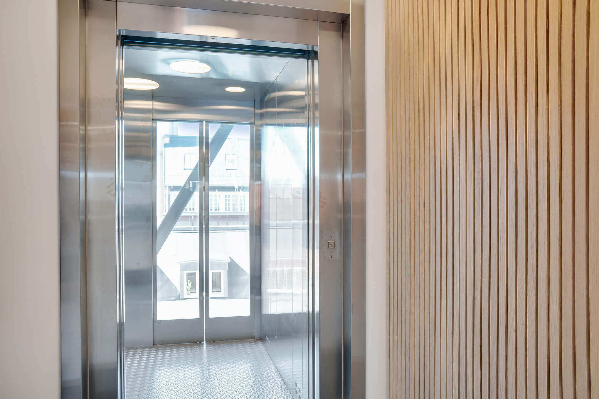 Elevatoren set indefra