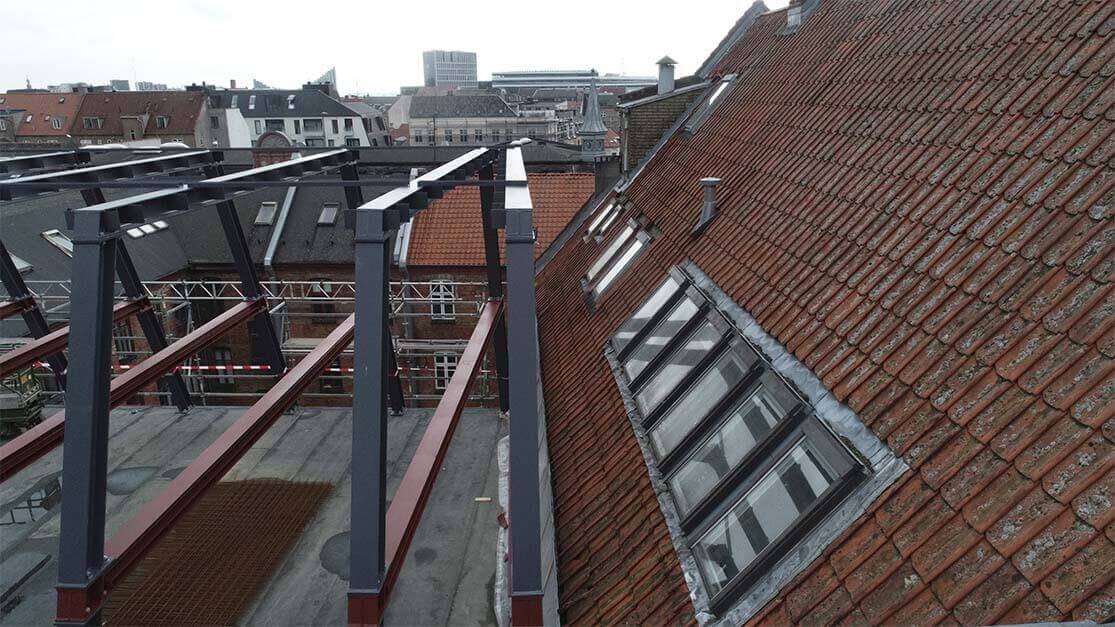 Opbygningen undervejs