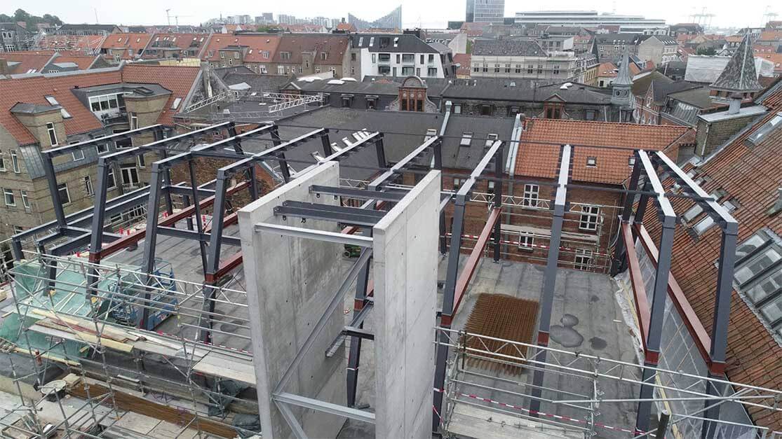 Opbygningen undervejs